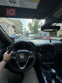 جیپ گراند شیرۆکی